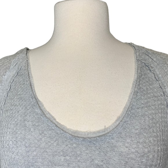 Free People Waffle Knit Boho Distressed Oversized Top Grey XS Long Sleeve - Picture 6 of 8